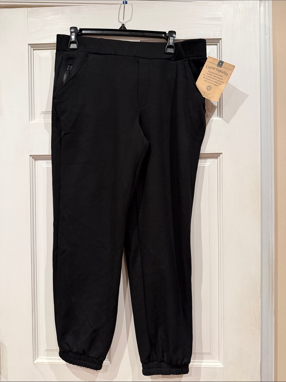 NWT Democracy “Curve Equality” Women’s Black Elastic-Cuff Jogger Pants